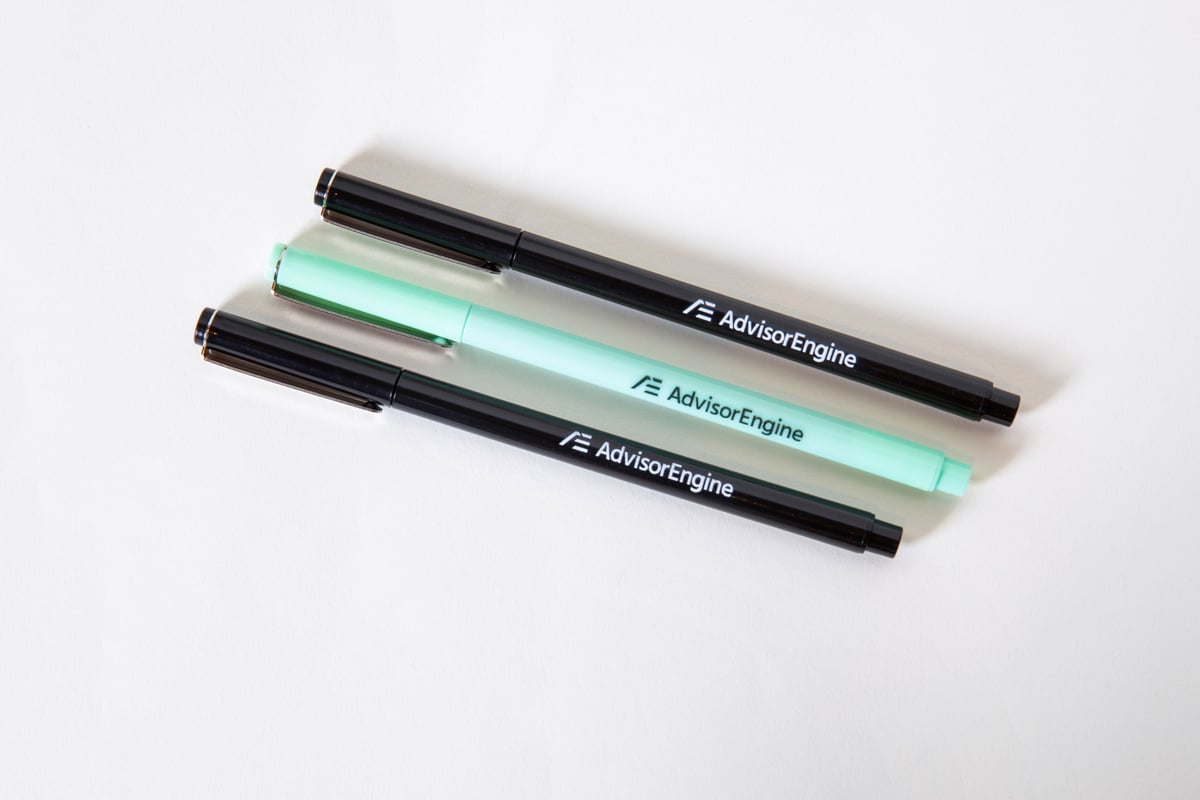 AdvisorEngine 'Le Pen' custom pen set - image1